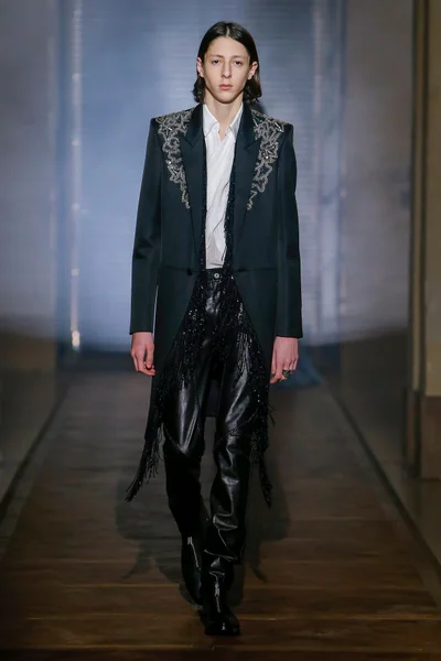 Look 8